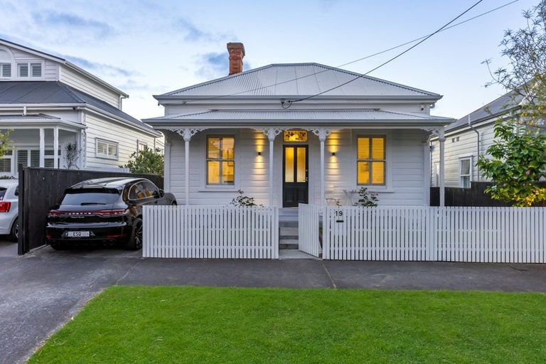 Photo of property in 19 Millais Street, Grey Lynn, Auckland, 1021