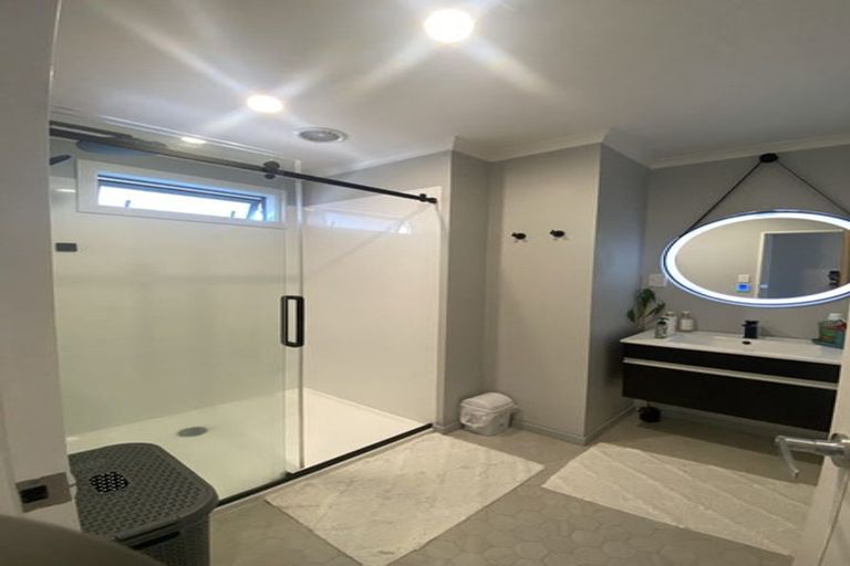 Photo of property in 61 Ruskin Road, Newlands, Wellington, 6037