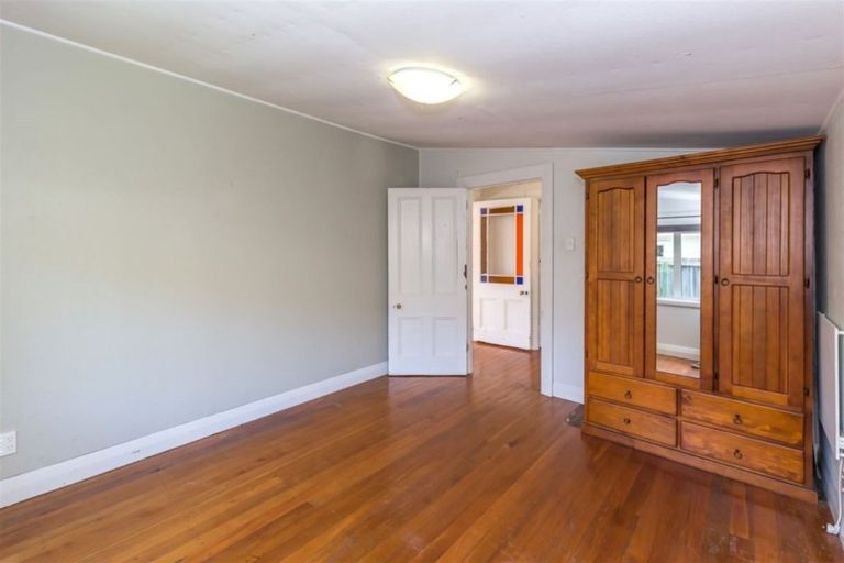 Photo of property in 44 Taupata Street, Redcliffs, Christchurch, 8081