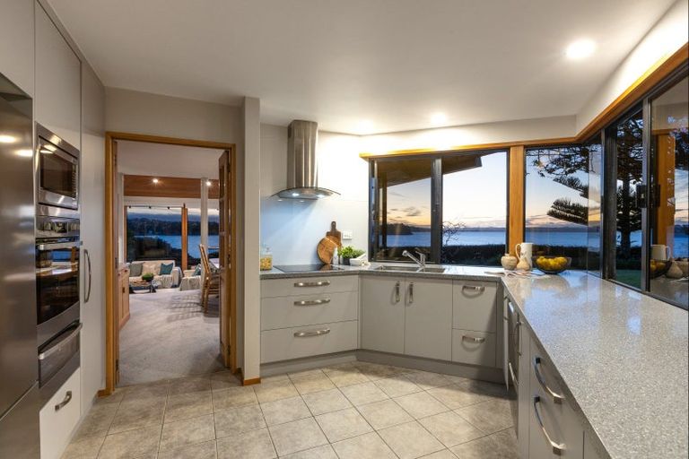 Photo of property in 26 The Crescent, Tindalls Beach, Whangaparaoa, 0930