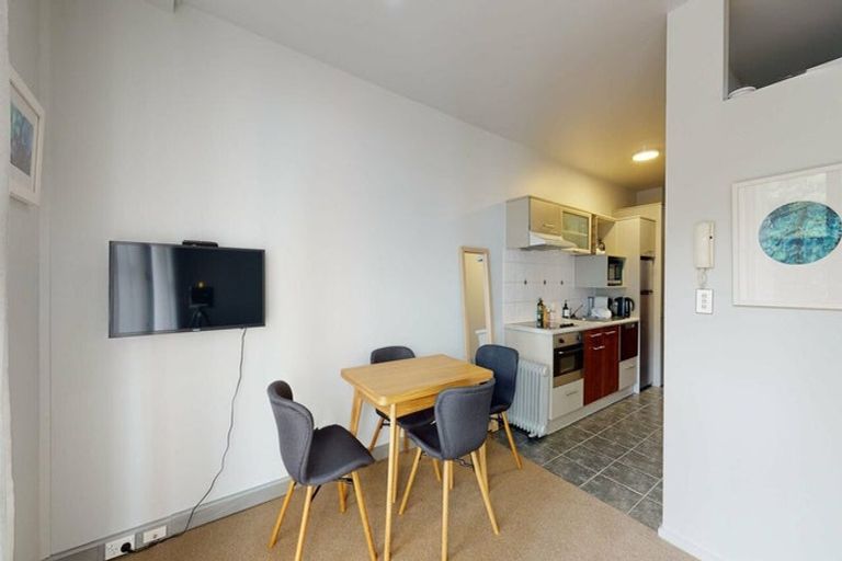 Photo of property in Atrium Towers, 2b/154 The Terrace, Wellington Central, Wellington, 6011