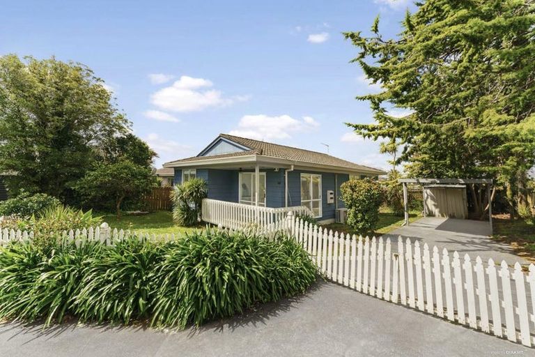 Photo of property in 1/33 Penion Drive, Flat Bush, Auckland, 2023