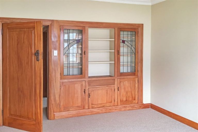 Photo of property in 19 Tarata Street, Saint Johns Hill, Whanganui, 4501