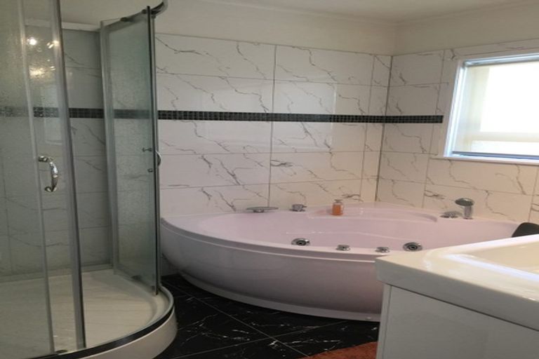 Photo of property in 36 Maugham Drive, Bucklands Beach, Auckland, 2014