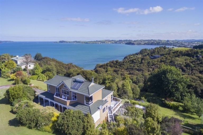 Photo of property in 6 Puriri Place, Sandspit, Warkworth, 0982