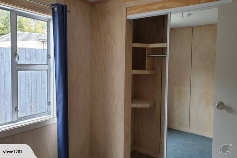 Photo of property in 52 Stokes Valley Road, Stokes Valley, Lower Hutt, 5019