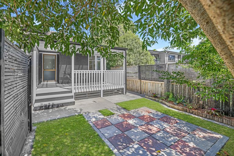 Photo of property in 12 Campbell Street, Leamington, Cambridge, 3432