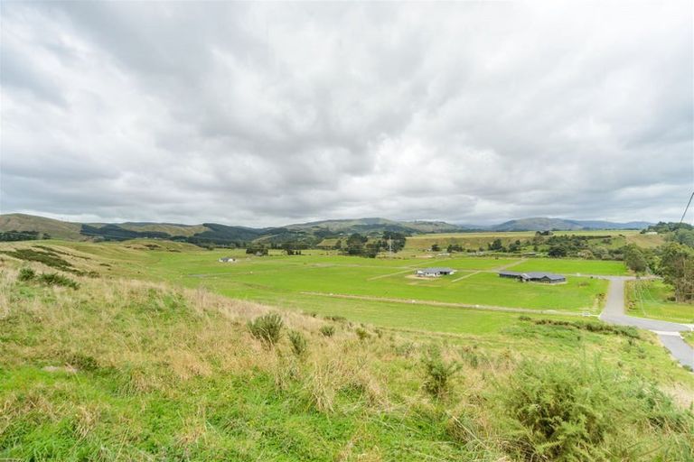 Photo of property in 154b Pacific Drive, Fitzherbert, Palmerston North, 4410