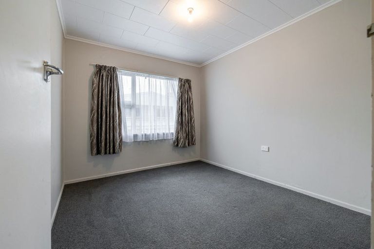 Photo of property in 3 Seddon Street, Takaro, Palmerston North, 4412