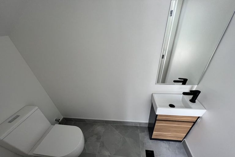 Photo of property in 38a Mcwhirters Farm Lane, Massey, Auckland, 0614