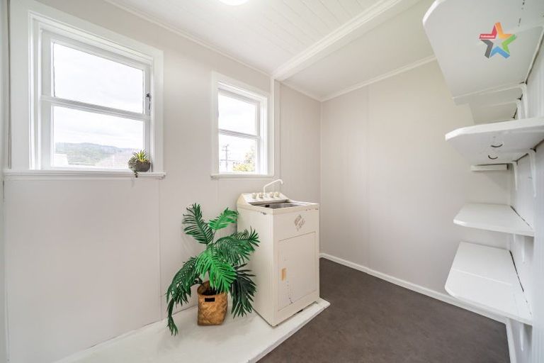 Photo of property in 33 Milne Crescent, Taita, Lower Hutt, 5011