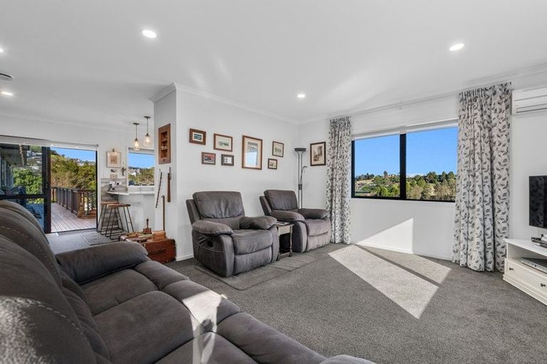 Photo of property in 76 Oteki Park Drive, Welcome Bay, Tauranga, 3112