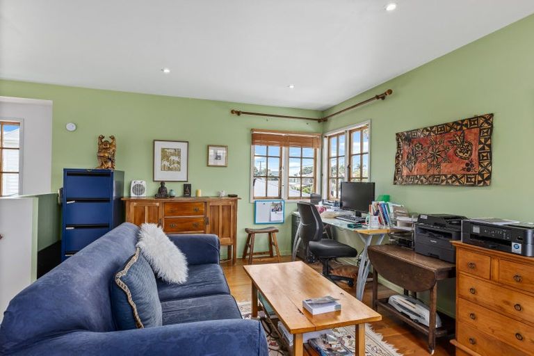 Photo of property in 77 Bay Street, Red Beach, 0932