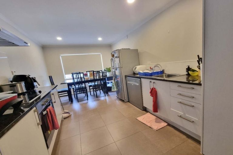 Photo of property in 11/2 Swan Hill Drive, Glen Eden, Auckland, 0602