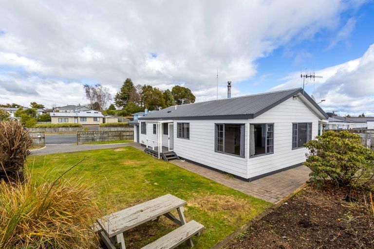 Photo of property in 32 Tawa Street, Hilltop, Taupo, 3330