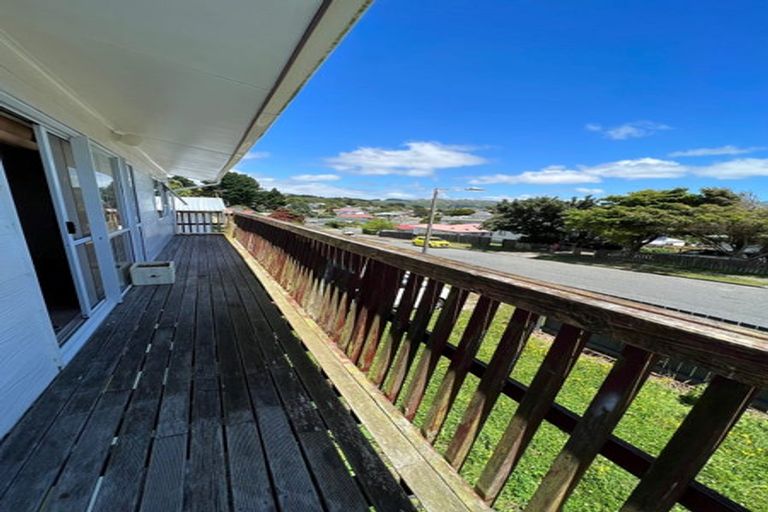 Photo of property in 94 Arahura Crescent, Waitangirua, Porirua, 5024