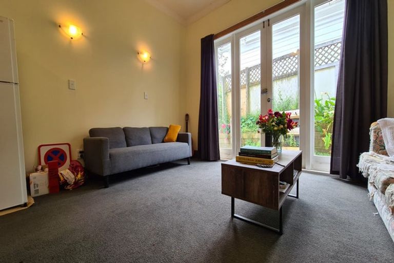 Photo of property in 123a Glenmore Street, Kelburn, Wellington, 6012