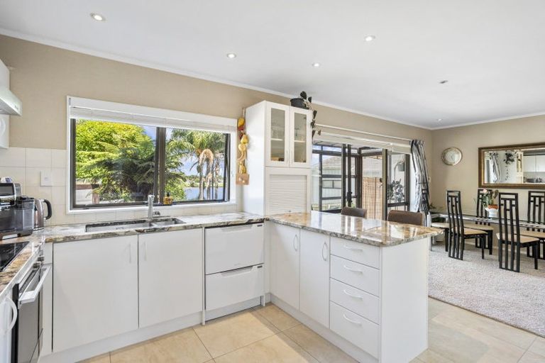 Photo of property in 2/22 Bramley Drive, Farm Cove, Auckland, 2012