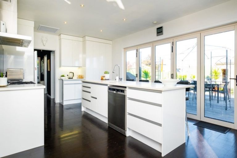 Photo of property in 407 Alexandra Street, Hastings, 4122