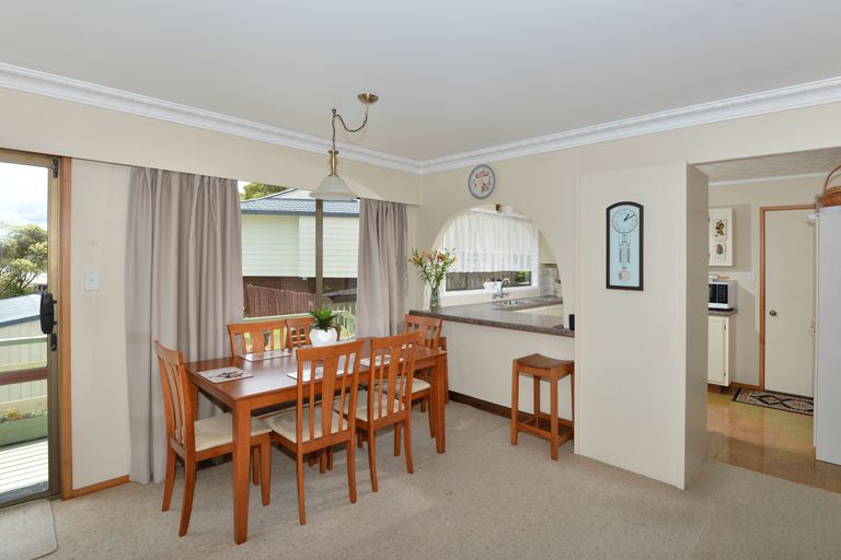 Photo of property in 52 Hilltop Avenue, Morningside, Whangarei, 0110
