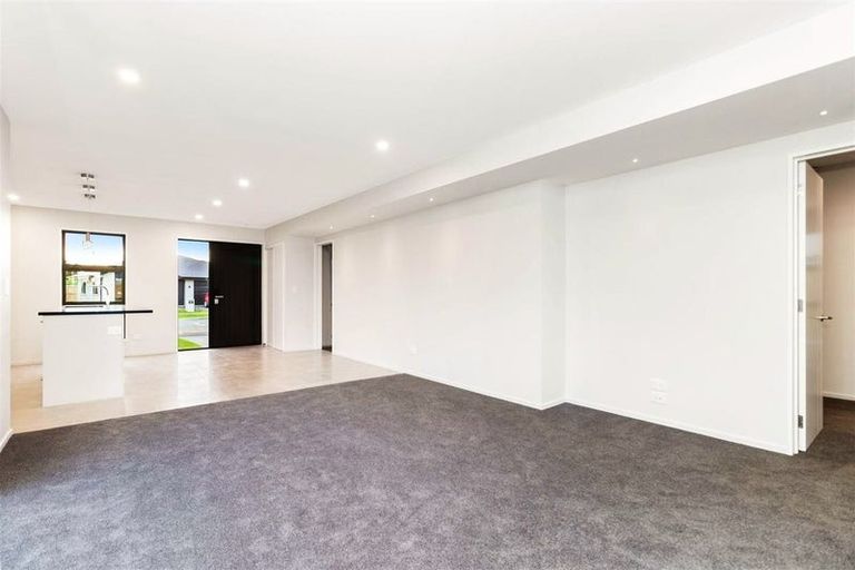 Photo of property in 17 Allied Road, Halswell, Christchurch, 8025