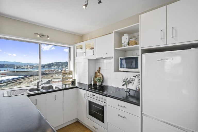 Photo of property in Mansfield Towers, 1 Grant Road, Thorndon, Wellington, 6011