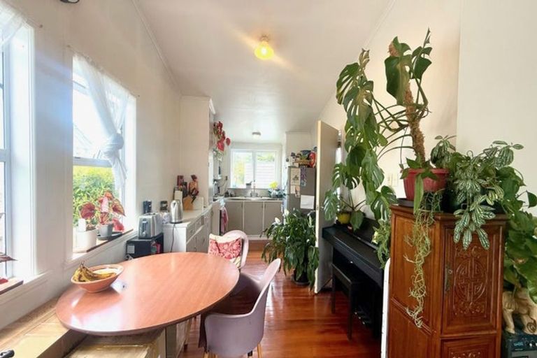 Photo of property in 1/41 Aeroview Drive, Beach Haven, Auckland, 0626