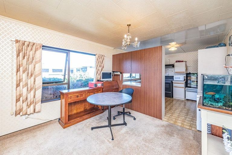 Photo of property in 12 Warwick Place, Springvale, Whanganui, 4501