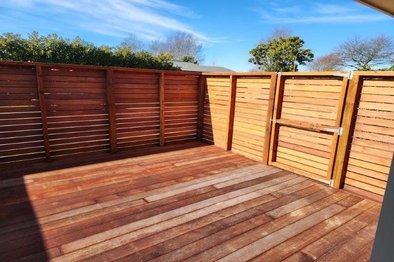 Photo of property in 1/1 Guinness Crescent, Ilam, Christchurch, 8041