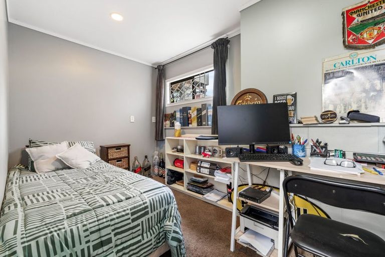 Photo of property in 27 Sturm Avenue, Massey, Auckland, 0614