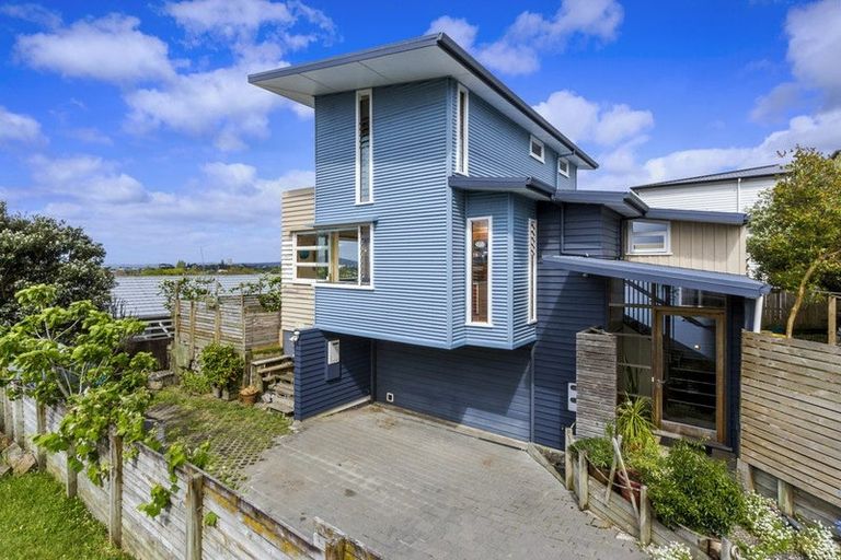 Photo of property in 39a Forrest Hill Road, Milford, Auckland, 0620