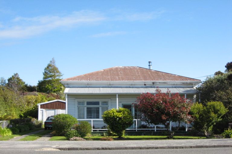 Photo of property in 44 Brougham Street, Westport, 7825