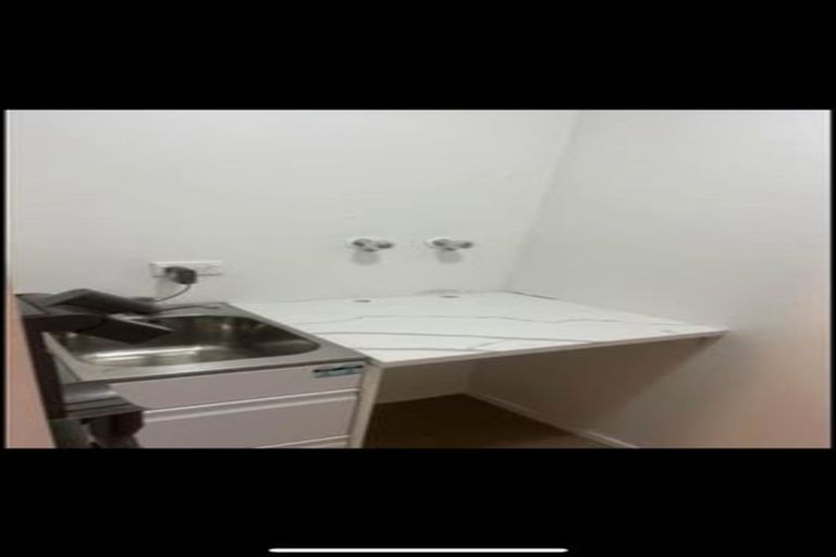 Photo of property in 60 De Quincey Terrace, Highland Park, Auckland, 2010