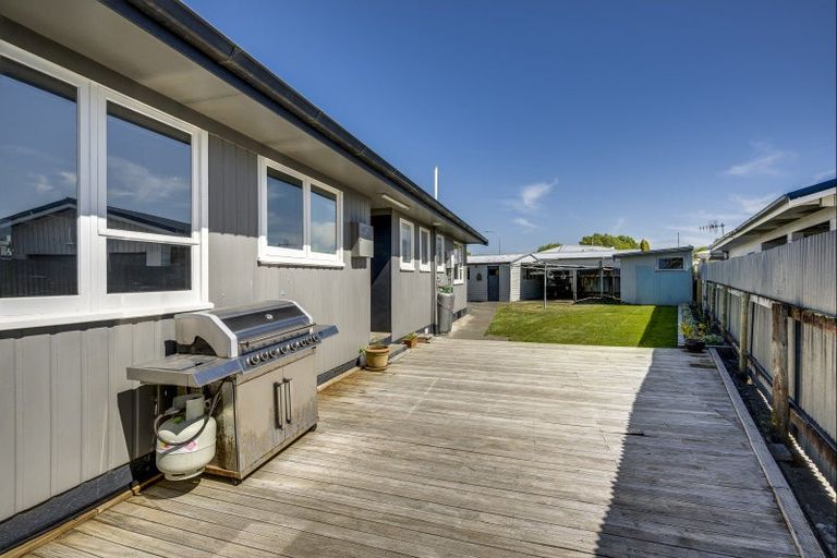 Photo of property in 51 Folkestone Drive, Flaxmere, Hastings, 4120