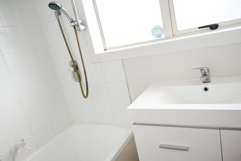 Photo of property in 21 Wildwood Avenue, Wainoni, Christchurch, 8061