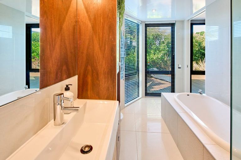 Photo of property in 24d Mandalay Terrace, Khandallah, Wellington, 6035