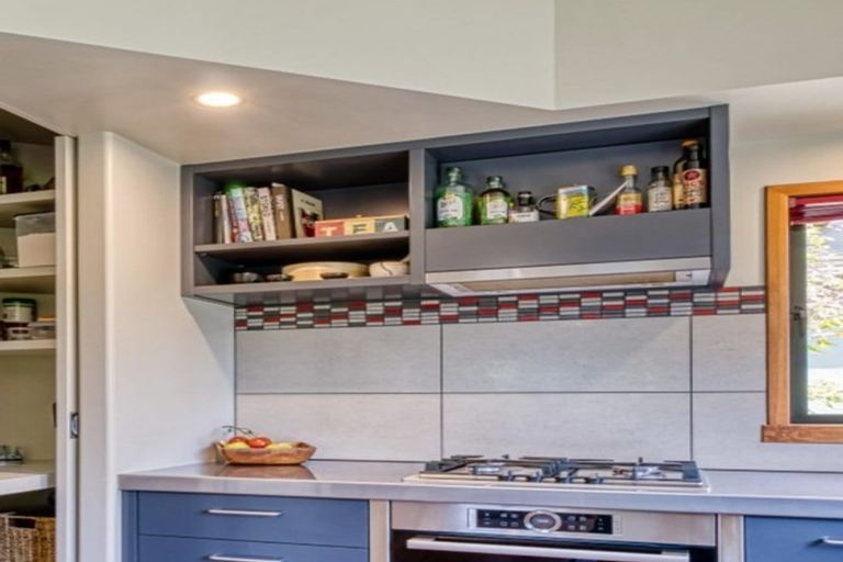 Photo of property in 2 Ritchie Place, Havelock North, 4130