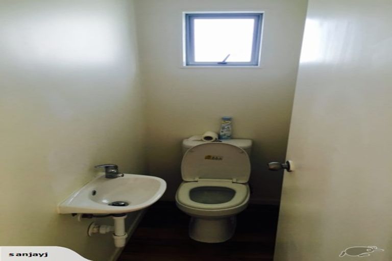 Photo of property in 1/18 Kirrie Avenue, Te Atatu South, Auckland, 0610