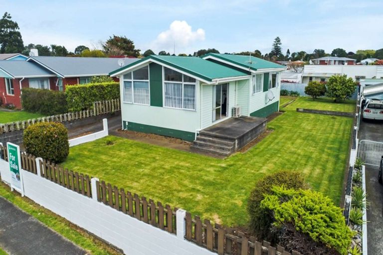 Photo of property in 32 Clifton Drive, Waitara, 4320