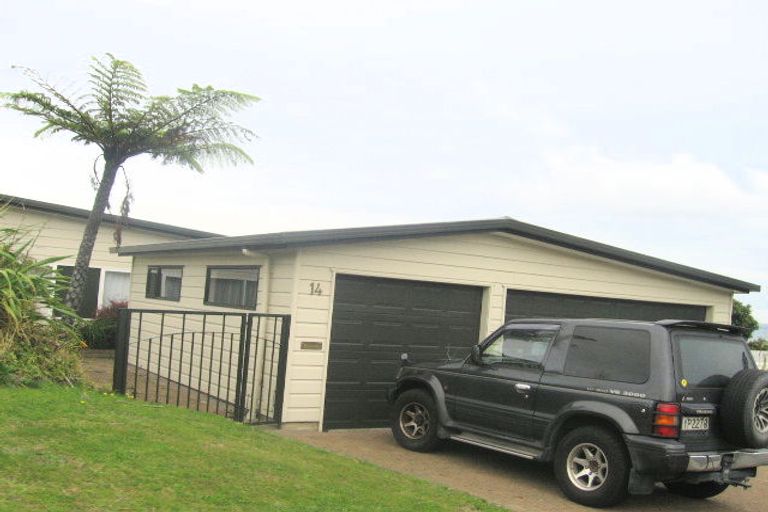 Photo of property in 14 Dowse Drive, Maungaraki, Lower Hutt, 5010