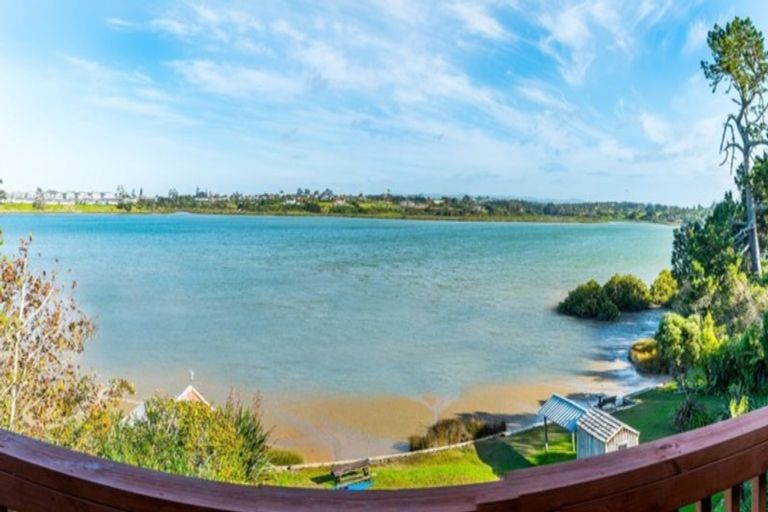 Photo of property in 7 Ferry Parade, Herald Island, Auckland, 0618