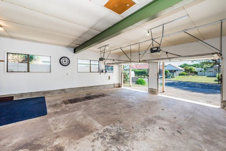 Photo of property in 73 Nimmo Avenue East, Waikanae, 5036