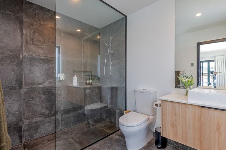 Photo of property in 21 Silicon Way, Fitzherbert, Palmerston North, 4410