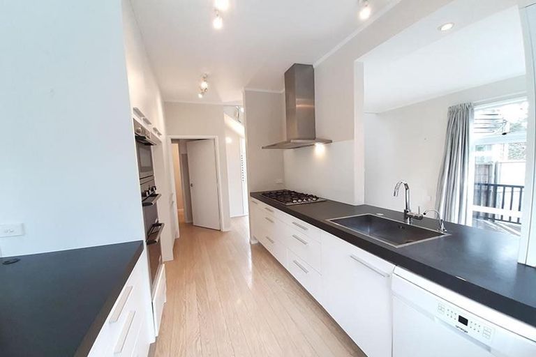 Photo of property in 70a Coronation Road, Hillcrest, Auckland, 0627