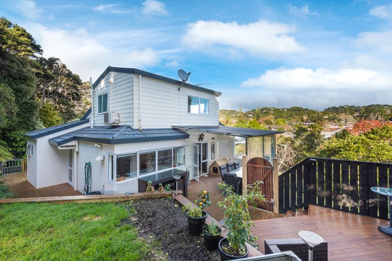 Photo of property in 23b Woodfern Crescent, Titirangi, Auckland, 0604