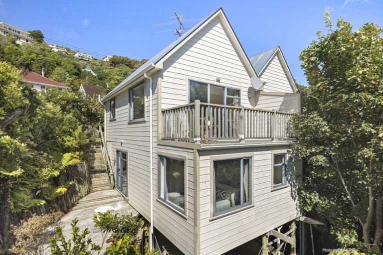 Photo of property in 136 Mairangi Road, Wilton, Wellington, 6012