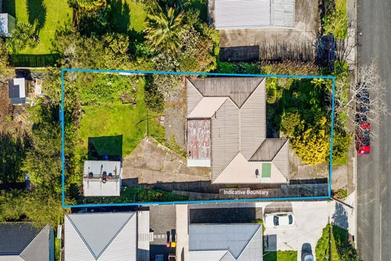 Photo of property in 3 Cobham Crescent, Kelston, Auckland, 0602