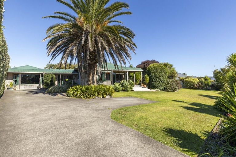 Photo of property in 128 Wairau Road, Oakura, 4314