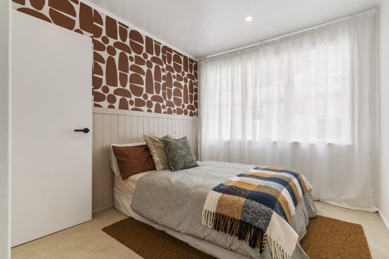 Photo of property in 24d Clinton Avenue, Te Atatu Peninsula, Auckland, 0610