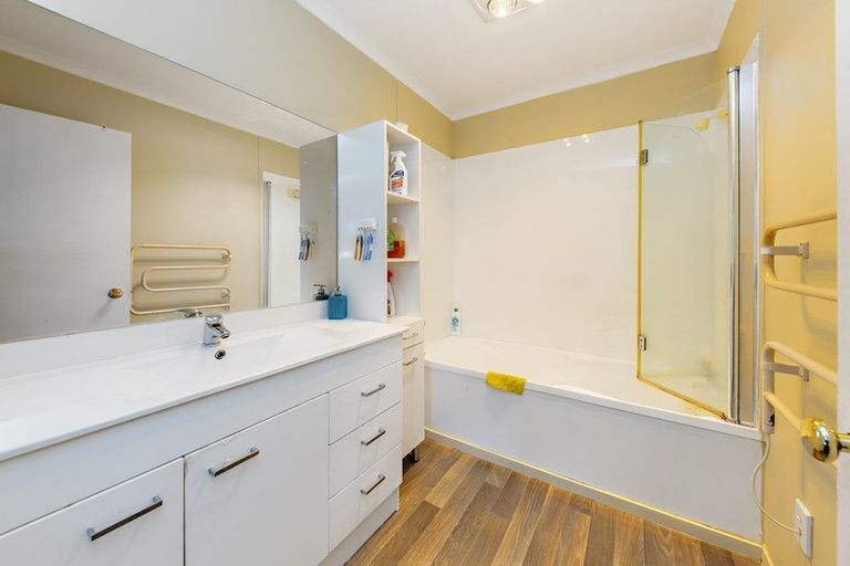 Photo of property in 36b Kelvin Road, Papakura, 2110